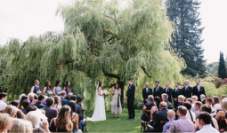 Photo credit: Taryn Baxter Photography. Outdoor wedding at VanDusen Gardens.  Photo credit: Taryn Baxter Photography. Outdoor wedding at VanDusen Gardens.